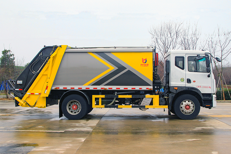 东风D9压缩式垃圾车（10方  13方  18方）