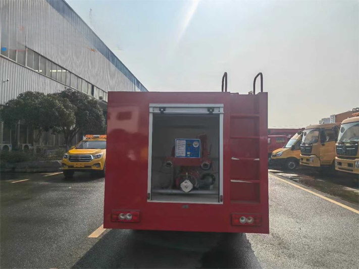 福田小卡2.5方消防洒水车