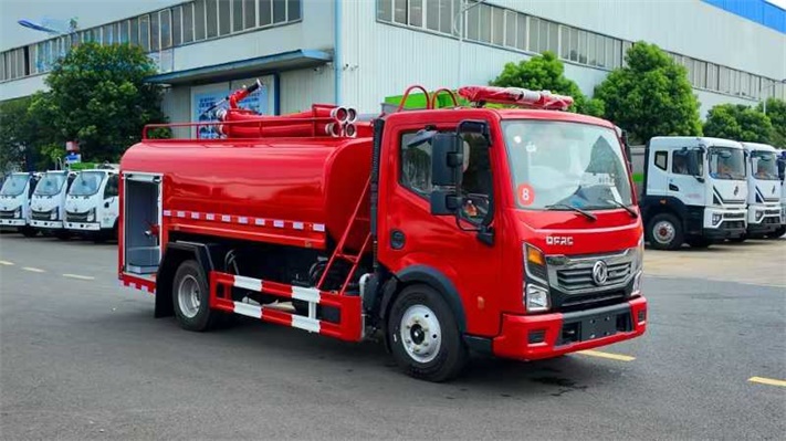 东风小多利卡4.6方消防洒水车